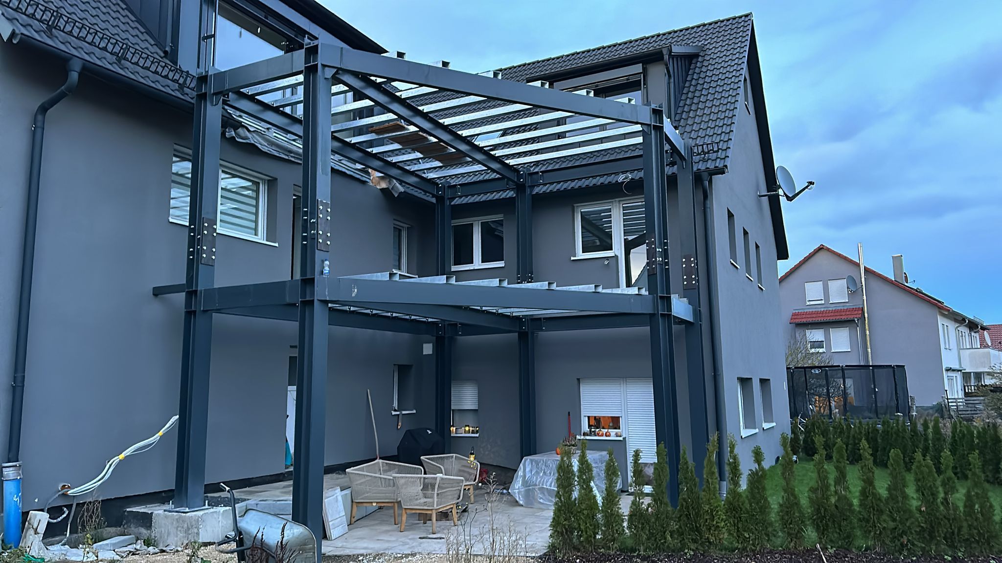 Zweistöckiger Stahl-Anbaubalkon für Mehrfamilienhaus