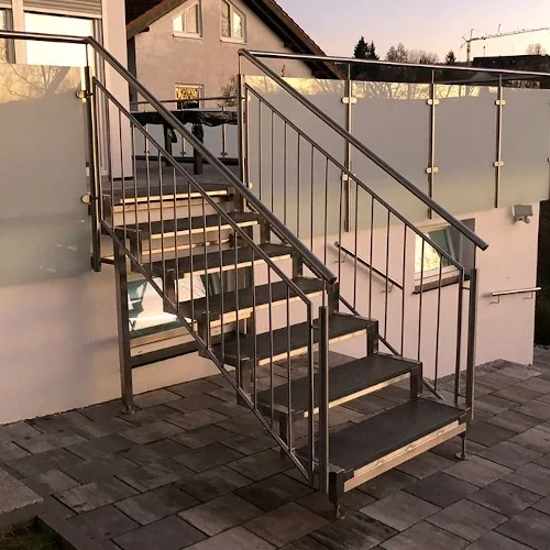 Moderne Stahltreppe von Remsstahl – individuelle Treppenbaulösung